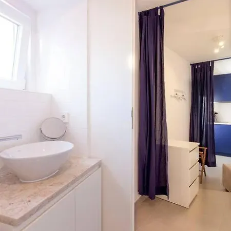 Apartment Sao Vicente 5 - Historic Flat In